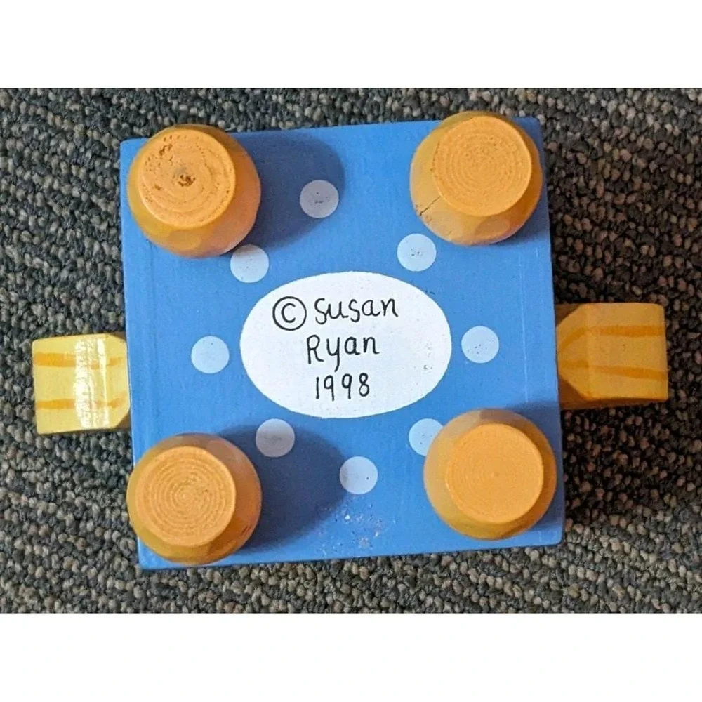 Vtg Wood Trinket Box Yellow Dog Figural Whimsical Hand Painted Susan Ryan 6